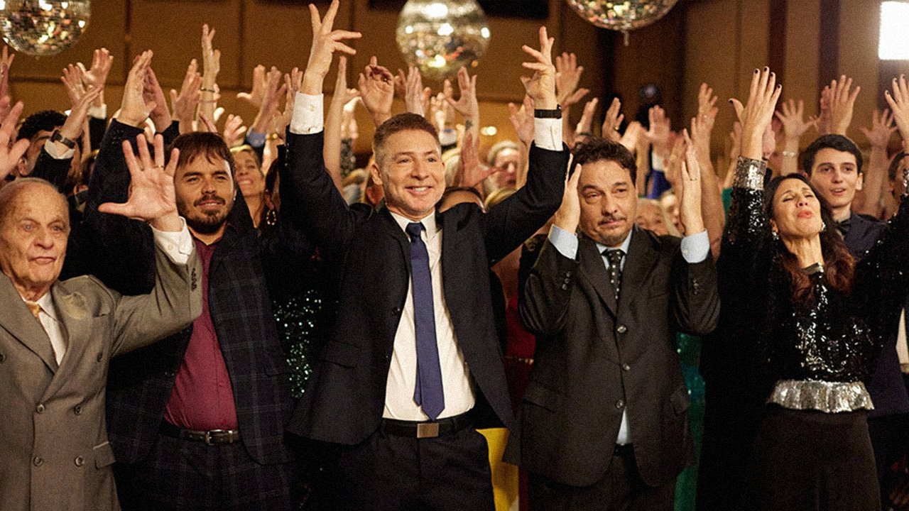 Mazel Tov Movie Screenshot 1