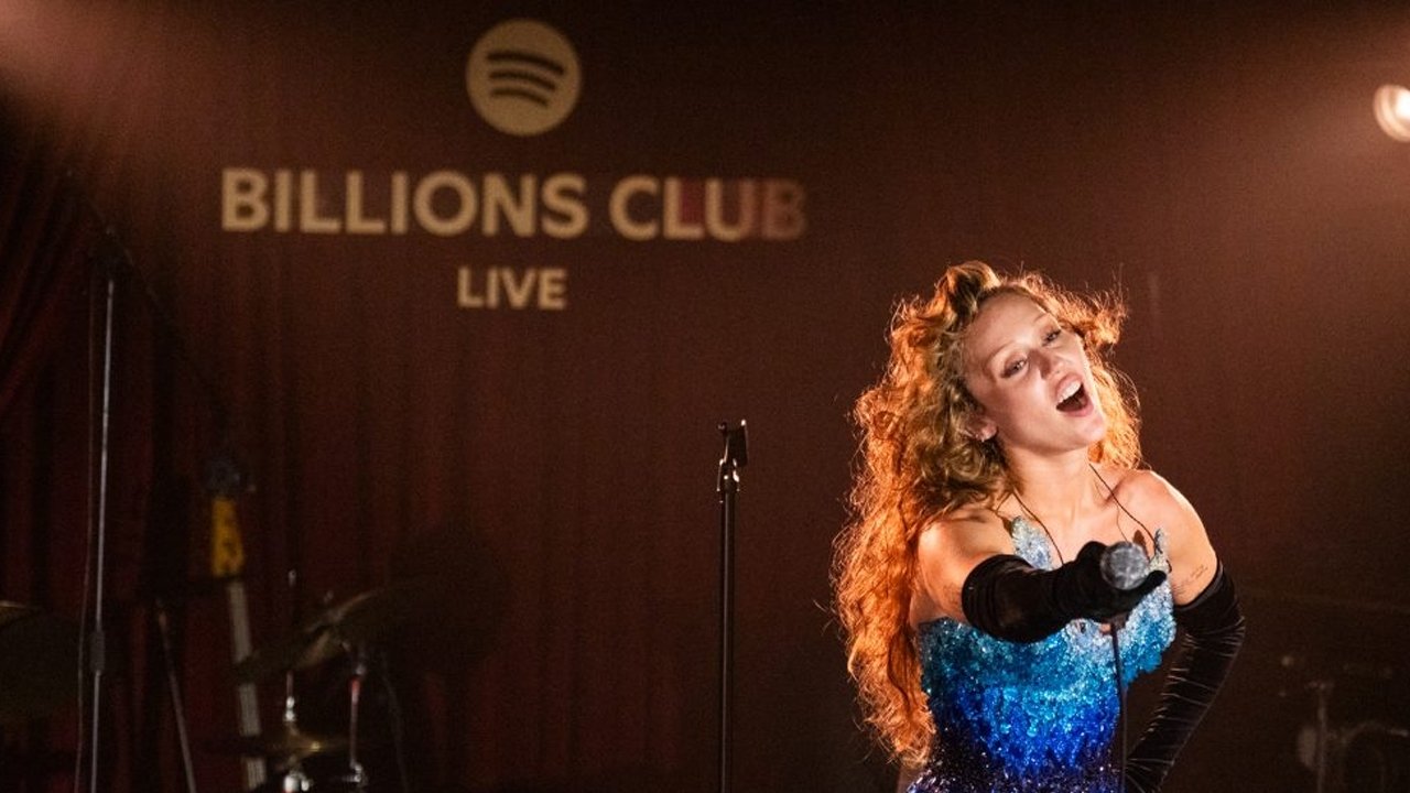 Billions Club Live with Miley Cyrus: A Concert Film Movie Screenshot 4