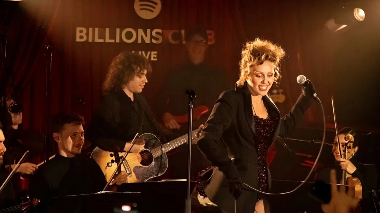 Billions Club Live with Miley Cyrus: A Concert Film Movie Screenshot 5